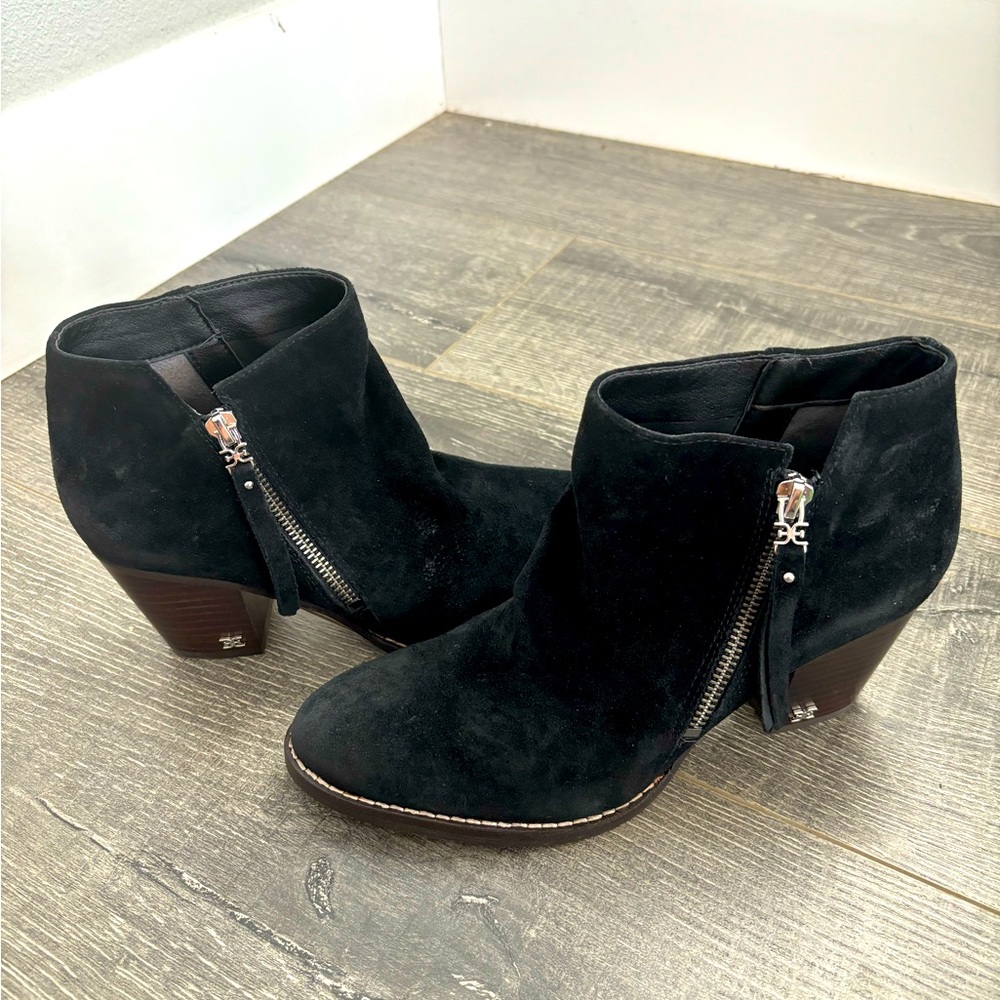 Never worn Sam Edelman booties.